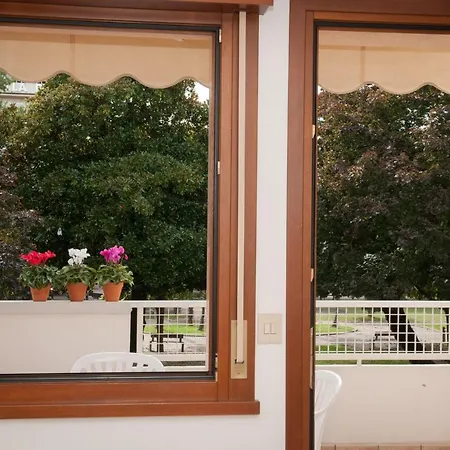 Lignano Sabbiadoro-villa Parco Paradiso Apartment *